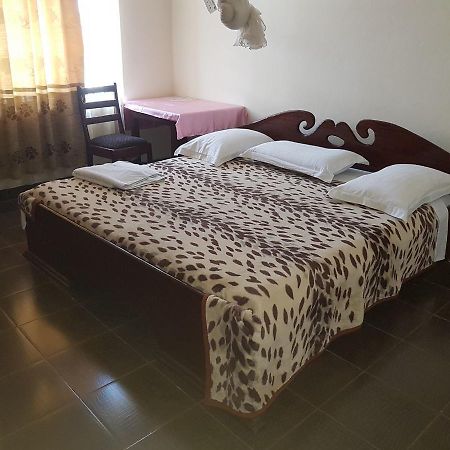 ホテルCentre D' Accueil Joli Reve Kisangani エクステリア 写真