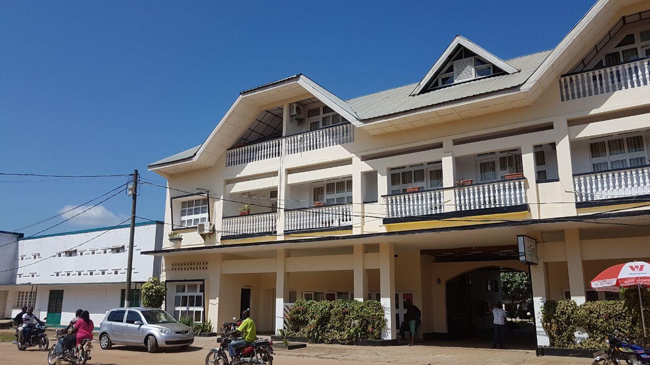 ホテルCentre D' Accueil Joli Reve Kisangani エクステリア 写真