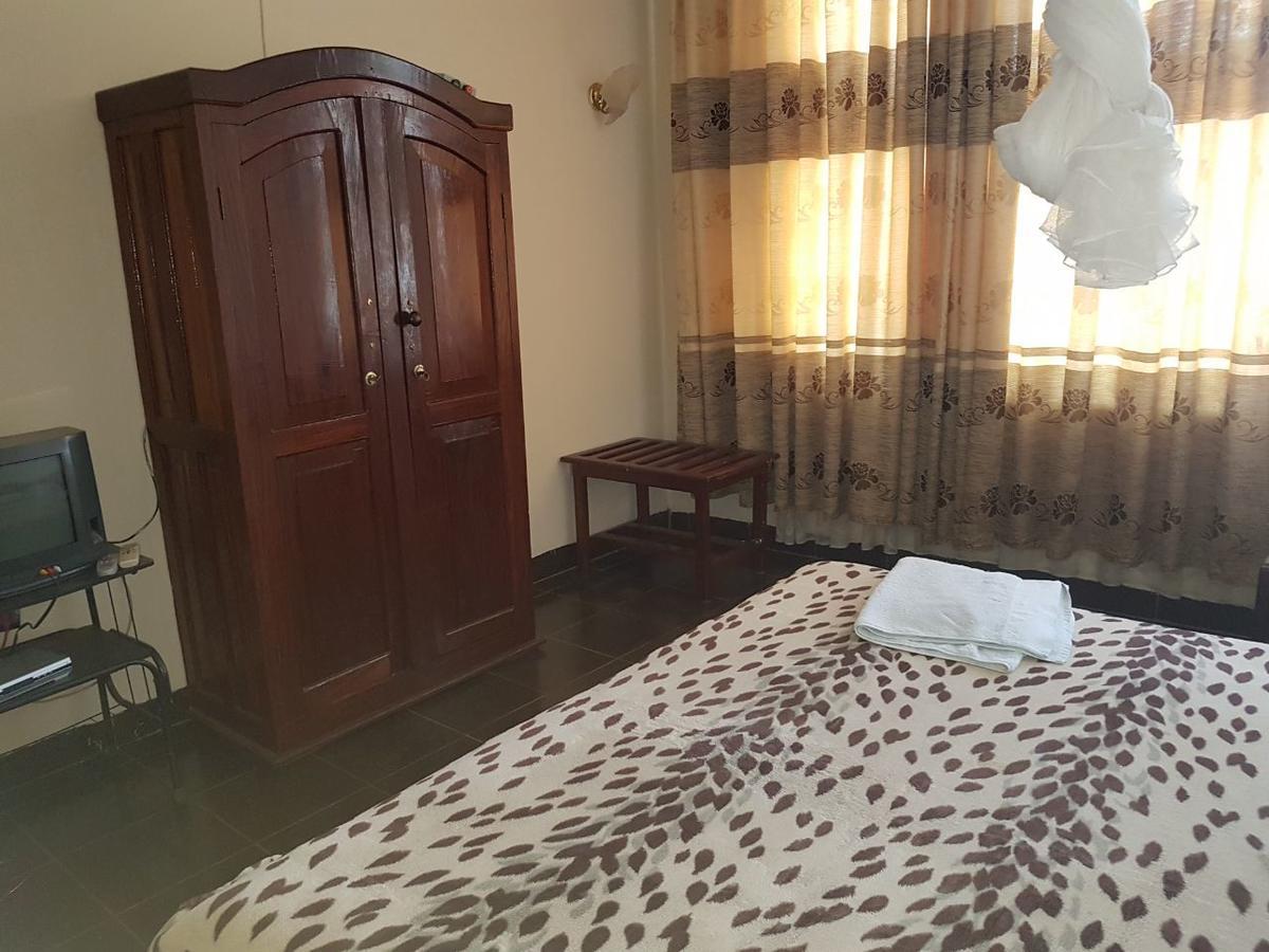 ホテルCentre D' Accueil Joli Reve Kisangani エクステリア 写真