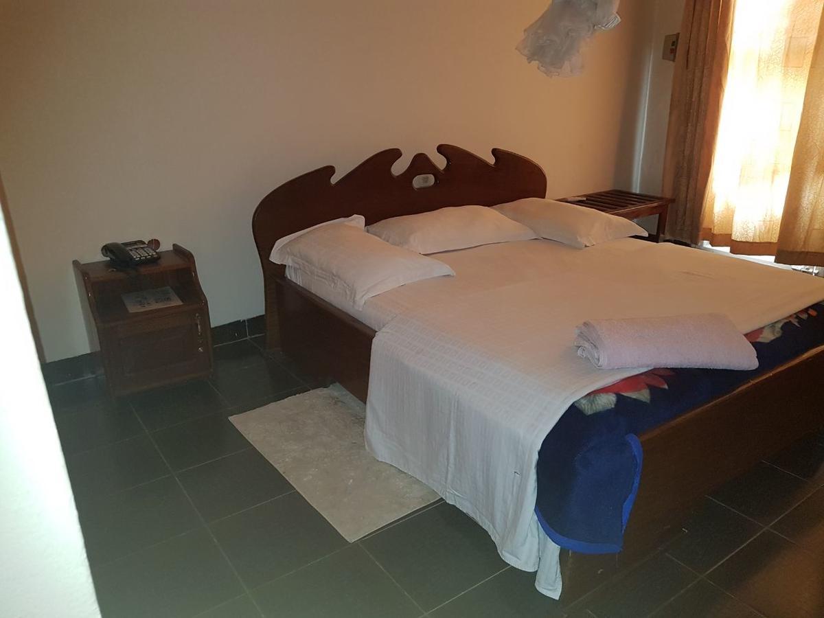 ホテルCentre D' Accueil Joli Reve Kisangani エクステリア 写真